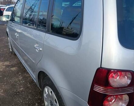 Серый Фольксваген Туран, объемом двигателя 1.6 л и пробегом 203 тыс. км за 6900 $, фото 4 на Automoto.ua