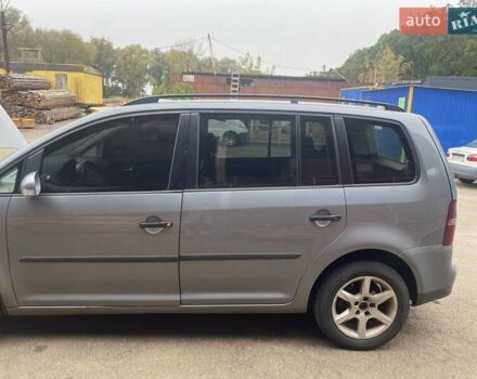 Серый Фольксваген Туран, объемом двигателя 1.6 л и пробегом 225 тыс. км за 6000 $, фото 15 на Automoto.ua