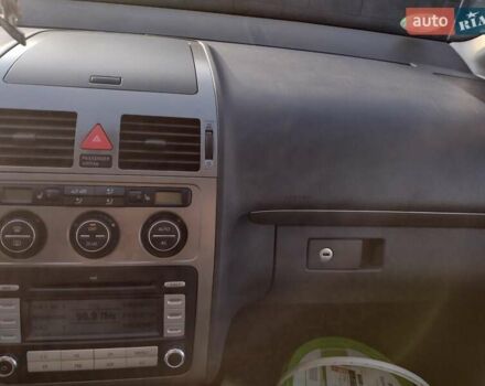 Серый Фольксваген Туран, объемом двигателя 1.6 л и пробегом 256 тыс. км за 6200 $, фото 18 на Automoto.ua