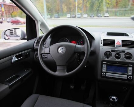 Серый Фольксваген Туран, объемом двигателя 1.6 л и пробегом 218 тыс. км за 8600 $, фото 11 на Automoto.ua