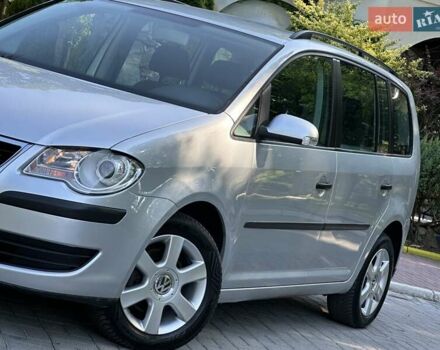 Сірий Фольксваген Туран, об'ємом двигуна 1.6 л та пробігом 230 тис. км за 6750 $, фото 19 на Automoto.ua