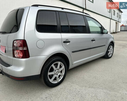 Серый Фольксваген Туран, объемом двигателя 1.6 л и пробегом 215 тыс. км за 6800 $, фото 13 на Automoto.ua