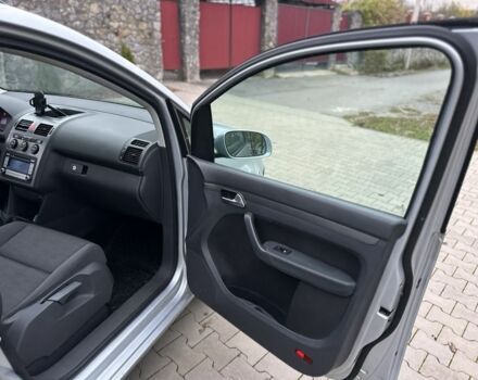 Серый Фольксваген Туран, объемом двигателя 1.6 л и пробегом 215 тыс. км за 6500 $, фото 11 на Automoto.ua