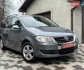 Серый Фольксваген Туран, объемом двигателя 1.6 л и пробегом 251 тыс. км за 6950 $, фото 1 на Automoto.ua