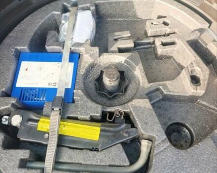 Серый Фольксваген Туран, объемом двигателя 1.6 л и пробегом 203 тыс. км за 6900 $, фото 34 на Automoto.ua