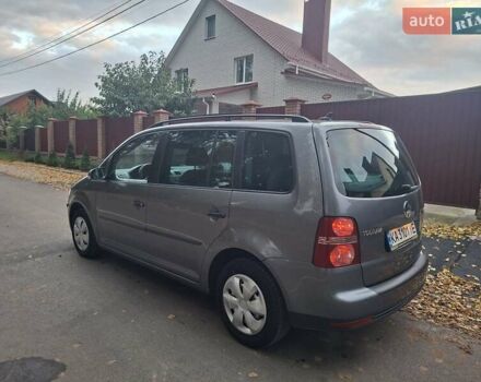 Сірий Фольксваген Туран, об'ємом двигуна 1.39 л та пробігом 295 тис. км за 6000 $, фото 4 на Automoto.ua