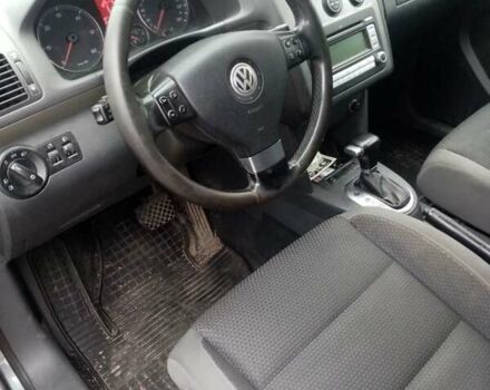 Серый Фольксваген Туран, объемом двигателя 2 л и пробегом 252 тыс. км за 6800 $, фото 7 на Automoto.ua