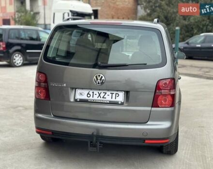 Серый Фольксваген Туран, объемом двигателя 1.6 л и пробегом 232 тыс. км за 7200 $, фото 13 на Automoto.ua