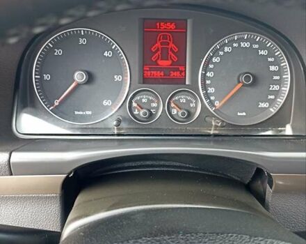 Серый Фольксваген Туран, объемом двигателя 1.97 л и пробегом 288 тыс. км за 7800 $, фото 3 на Automoto.ua