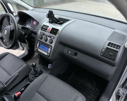 Серый Фольксваген Туран, объемом двигателя 1.6 л и пробегом 215 тыс. км за 6500 $, фото 13 на Automoto.ua