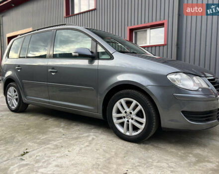 Серый Фольксваген Туран, объемом двигателя 1.6 л и пробегом 217 тыс. км за 8200 $, фото 8 на Automoto.ua