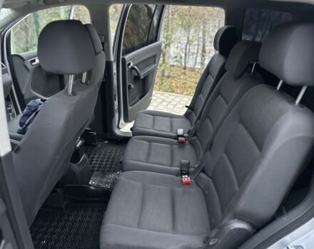 Серый Фольксваген Туран, объемом двигателя 1.6 л и пробегом 215 тыс. км за 6500 $, фото 16 на Automoto.ua