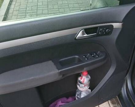 Серый Фольксваген Туран, объемом двигателя 1.4 л и пробегом 277 тыс. км за 6300 $, фото 9 на Automoto.ua