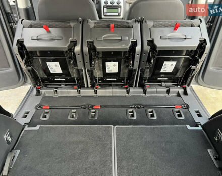 Серый Фольксваген Туран, объемом двигателя 1.6 л и пробегом 217 тыс. км за 8200 $, фото 73 на Automoto.ua