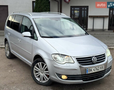 Сірий Фольксваген Туран, об'ємом двигуна 1.97 л та пробігом 370 тис. км за 6200 $, фото 5 на Automoto.ua