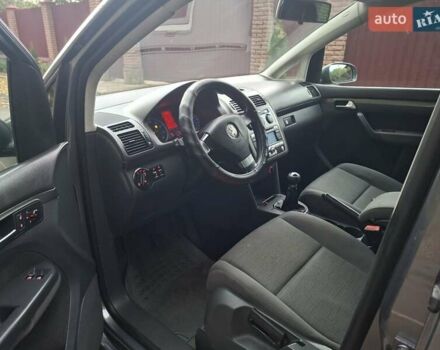 Сірий Фольксваген Туран, об'ємом двигуна 1.39 л та пробігом 295 тис. км за 6000 $, фото 9 на Automoto.ua