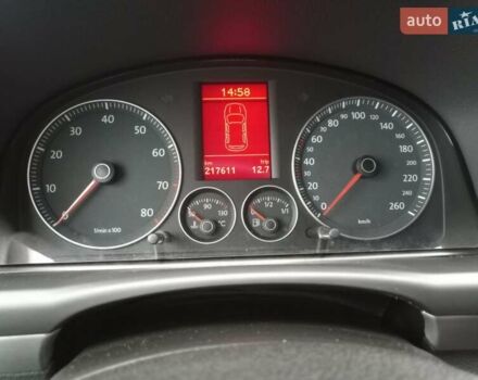 Серый Фольксваген Туран, объемом двигателя 1.4 л и пробегом 217 тыс. км за 7200 $, фото 6 на Automoto.ua