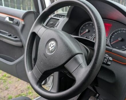 Серый Фольксваген Туран, объемом двигателя 1.4 л и пробегом 211 тыс. км за 5500 $, фото 13 на Automoto.ua