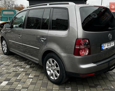 Сірий Фольксваген Туран, об'ємом двигуна 1.97 л та пробігом 302 тис. км за 8000 $, фото 6 на Automoto.ua