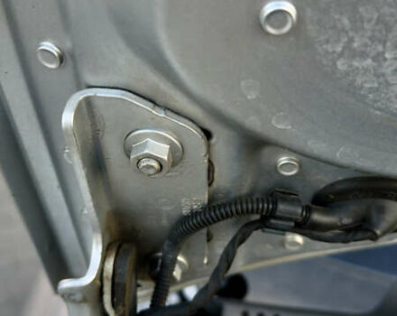 Сірий Фольксваген Туран, об'ємом двигуна 1.6 л та пробігом 218 тис. км за 8400 $, фото 58 на Automoto.ua