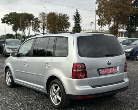 Серый Фольксваген Туран, объемом двигателя 1.6 л и пробегом 228 тыс. км за 8000 $, фото 4 на Automoto.ua