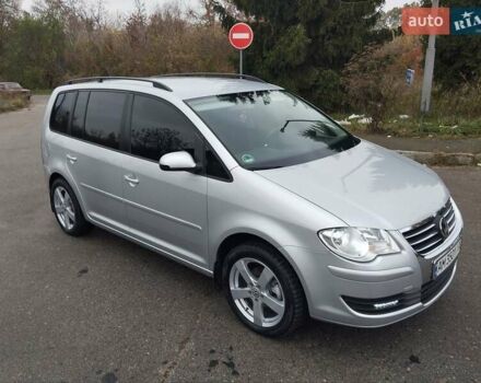 Серый Фольксваген Туран, объемом двигателя 1.6 л и пробегом 254 тыс. км за 7650 $, фото 14 на Automoto.ua