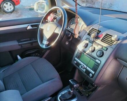 Серый Фольксваген Туран, объемом двигателя 1.4 л и пробегом 203 тыс. км за 7200 $, фото 10 на Automoto.ua