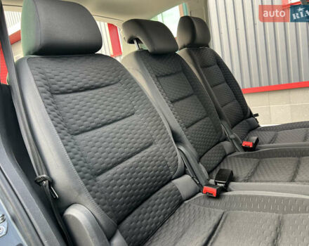 Серый Фольксваген Туран, объемом двигателя 1.6 л и пробегом 217 тыс. км за 8200 $, фото 61 на Automoto.ua