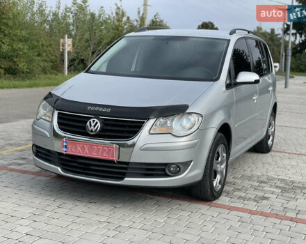 Серый Фольксваген Туран, объемом двигателя 1.9 л и пробегом 263 тыс. км за 7400 $, фото 3 на Automoto.ua
