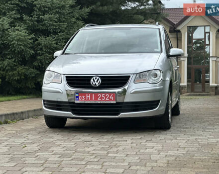 Сірий Фольксваген Туран, об'ємом двигуна 1.6 л та пробігом 210 тис. км за 7500 $, фото 4 на Automoto.ua