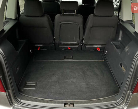 Сірий Фольксваген Туран, об'ємом двигуна 1.97 л та пробігом 302 тис. км за 8000 $, фото 11 на Automoto.ua