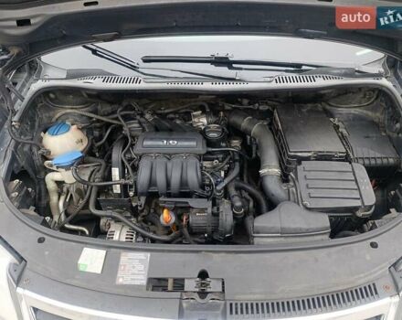 Серый Фольксваген Туран, объемом двигателя 1.6 л и пробегом 224 тыс. км за 7300 $, фото 16 на Automoto.ua