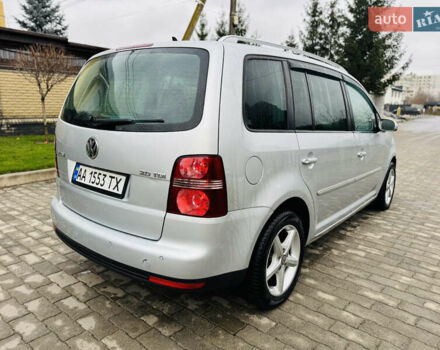 Серый Фольксваген Туран, объемом двигателя 2 л и пробегом 245 тыс. км за 7300 $, фото 5 на Automoto.ua