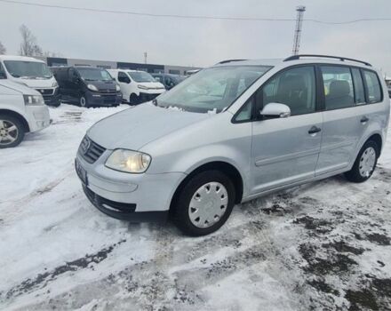 Серый Фольксваген Туран, объемом двигателя 0 л и пробегом 300 тыс. км за 3350 $, фото 1 на Automoto.ua