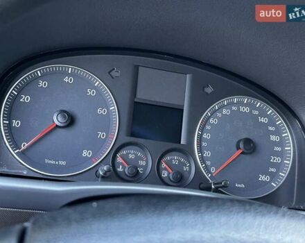 Сірий Фольксваген Туран, об'ємом двигуна 1.6 л та пробігом 230 тис. км за 6750 $, фото 72 на Automoto.ua