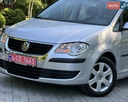 Сірий Фольксваген Туран, об'ємом двигуна 1.6 л та пробігом 230 тис. км за 6750 $, фото 20 на Automoto.ua