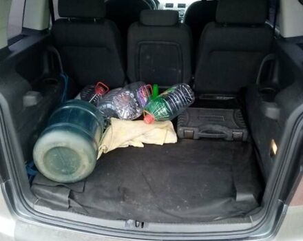 Серый Фольксваген Туран, объемом двигателя 2 л и пробегом 252 тыс. км за 6800 $, фото 10 на Automoto.ua