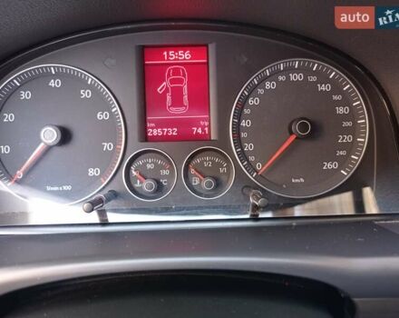 Сірий Фольксваген Туран, об'ємом двигуна 1.6 л та пробігом 285 тис. км за 6000 $, фото 10 на Automoto.ua