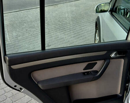 Сірий Фольксваген Туран, об'ємом двигуна 1.6 л та пробігом 218 тис. км за 8400 $, фото 39 на Automoto.ua