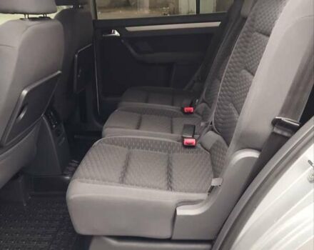 Серый Фольксваген Туран, объемом двигателя 1.6 л и пробегом 254 тыс. км за 7650 $, фото 38 на Automoto.ua