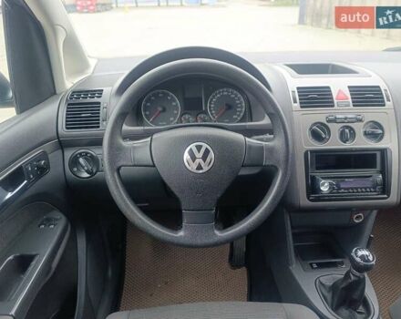 Серый Фольксваген Туран, объемом двигателя 1.6 л и пробегом 224 тыс. км за 7300 $, фото 12 на Automoto.ua