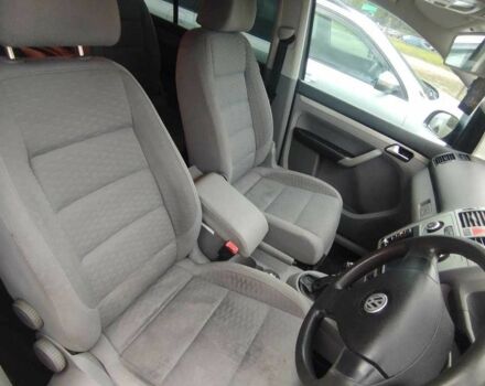 Серый Фольксваген Туран, объемом двигателя 1.9 л и пробегом 250 тыс. км за 3400 $, фото 8 на Automoto.ua