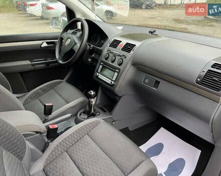 Серый Фольксваген Туран, объемом двигателя 1.6 л и пробегом 262 тыс. км за 6700 $, фото 19 на Automoto.ua