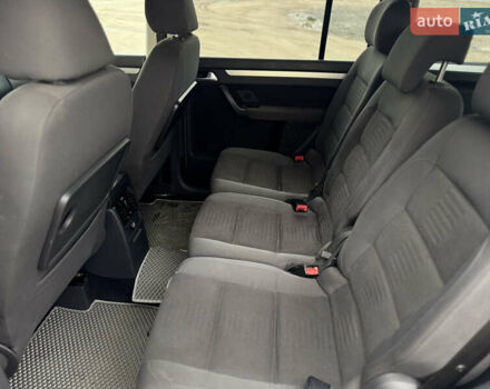 Серый Фольксваген Туран, объемом двигателя 1.97 л и пробегом 370 тыс. км за 6199 $, фото 18 на Automoto.ua