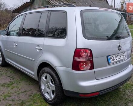 Серый Фольксваген Туран, объемом двигателя 1.39 л и пробегом 211 тыс. км за 5500 $, фото 1 на Automoto.ua