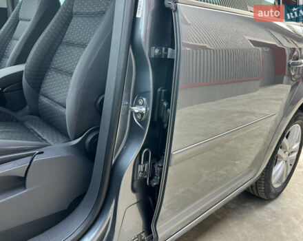 Серый Фольксваген Туран, объемом двигателя 1.6 л и пробегом 217 тыс. км за 8200 $, фото 50 на Automoto.ua