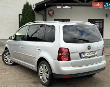 Серый Фольксваген Туран, объемом двигателя 1.97 л и пробегом 370 тыс. км за 6199 $, фото 7 на Automoto.ua