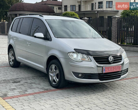 Серый Фольксваген Туран, объемом двигателя 1.9 л и пробегом 263 тыс. км за 7400 $, фото 7 на Automoto.ua