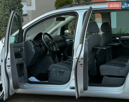 Серый Фольксваген Туран, объемом двигателя 1.4 л и пробегом 209 тыс. км за 6499 $, фото 88 на Automoto.ua