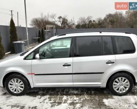 Серый Фольксваген Туран, объемом двигателя 1.6 л и пробегом 187 тыс. км за 6800 $, фото 1 на Automoto.ua